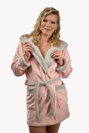 Manós kapucnis köntös